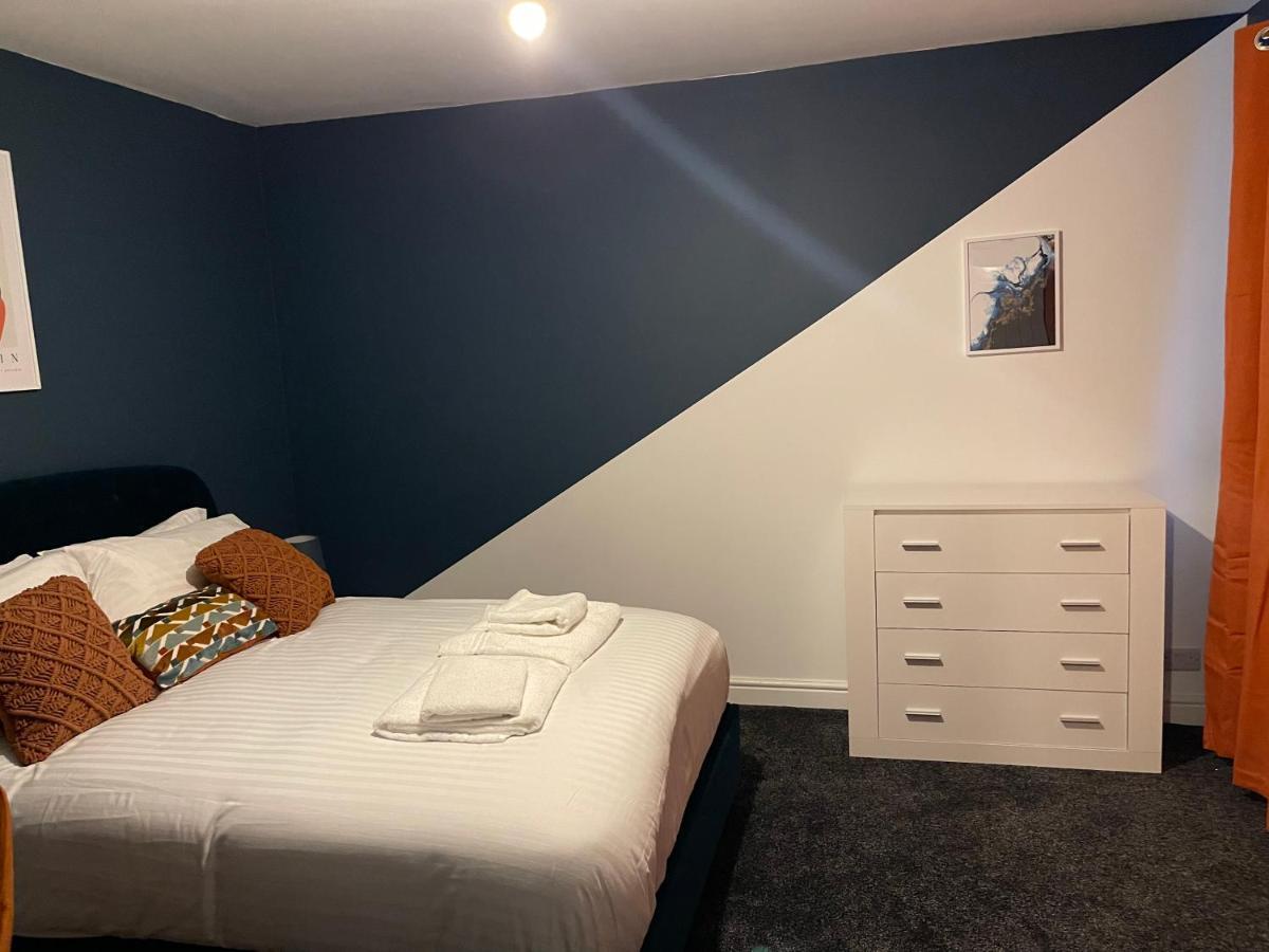 #Upmarket, Exceptional 4 Bed House, With Free Parking, Close To Amenities And Supermarkets Sheffield Extérieur photo