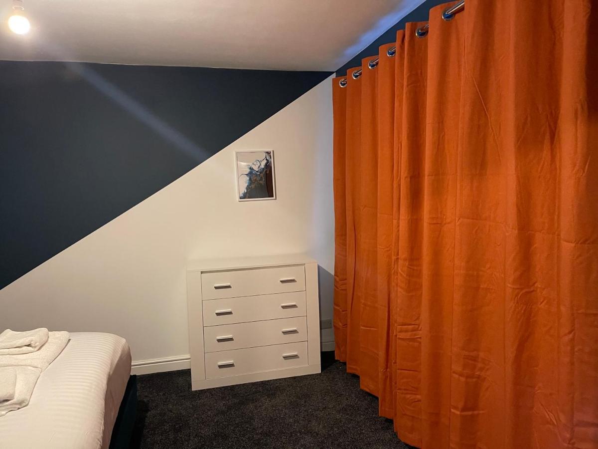#Upmarket, Exceptional 4 Bed House, With Free Parking, Close To Amenities And Supermarkets Sheffield Extérieur photo