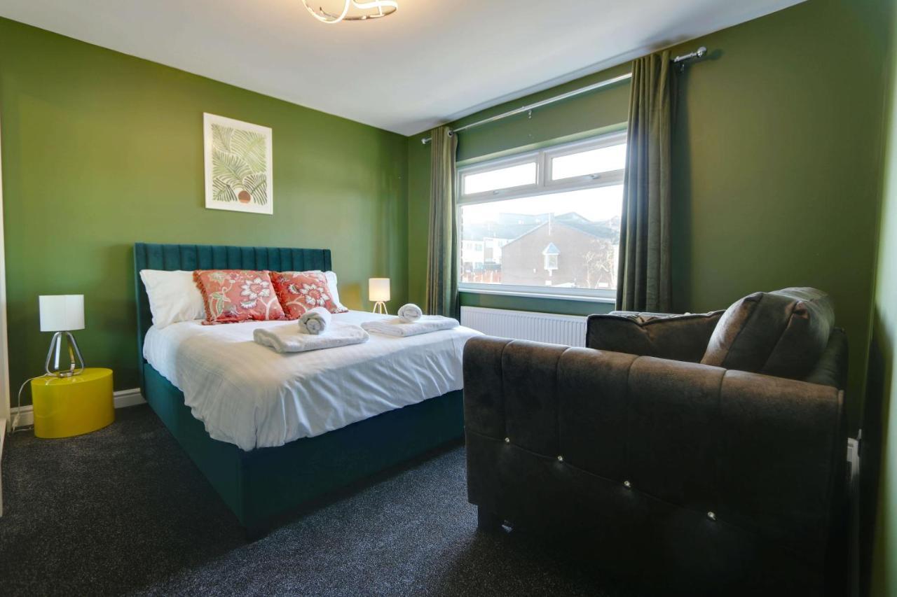 #Upmarket, Exceptional 4 Bed House, With Free Parking, Close To Amenities And Supermarkets Sheffield Extérieur photo