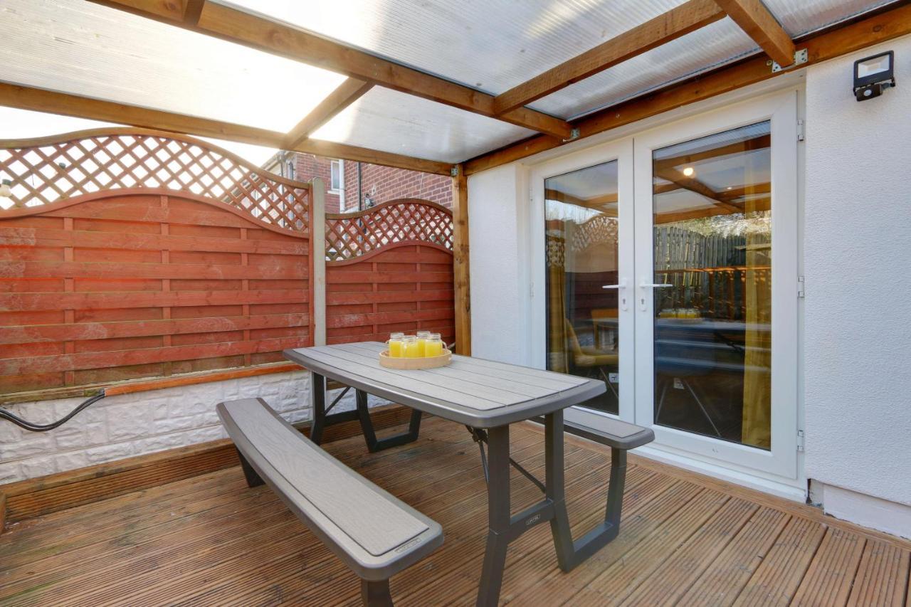 #Upmarket, Exceptional 4 Bed House, With Free Parking, Close To Amenities And Supermarkets Sheffield Extérieur photo