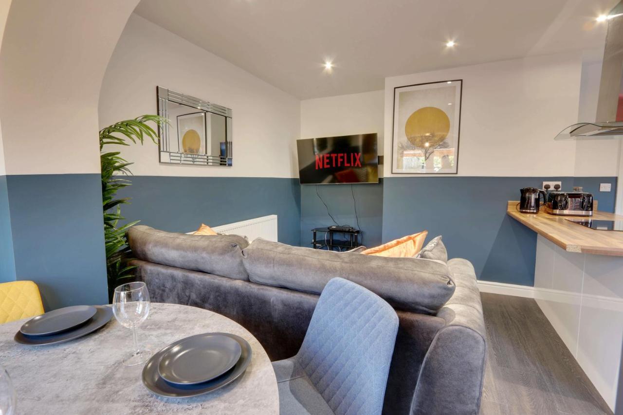 #Upmarket, Exceptional 4 Bed House, With Free Parking, Close To Amenities And Supermarkets Sheffield Extérieur photo